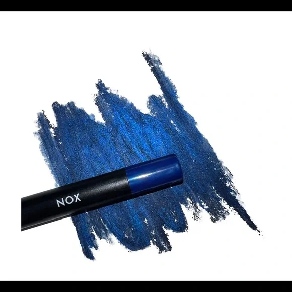 LOVE+CRAFT+BEAUTY- Gel Line Eye Pencil in Nox - Picture 3 of 3
